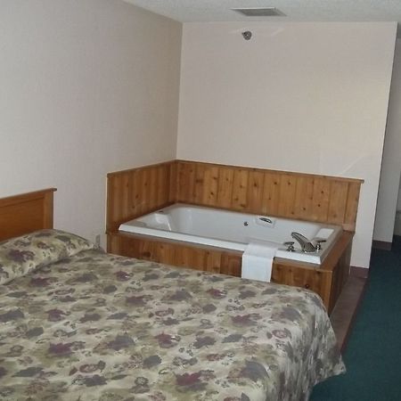 Chicaugon Lake Inn Gaastra Extérieur photo