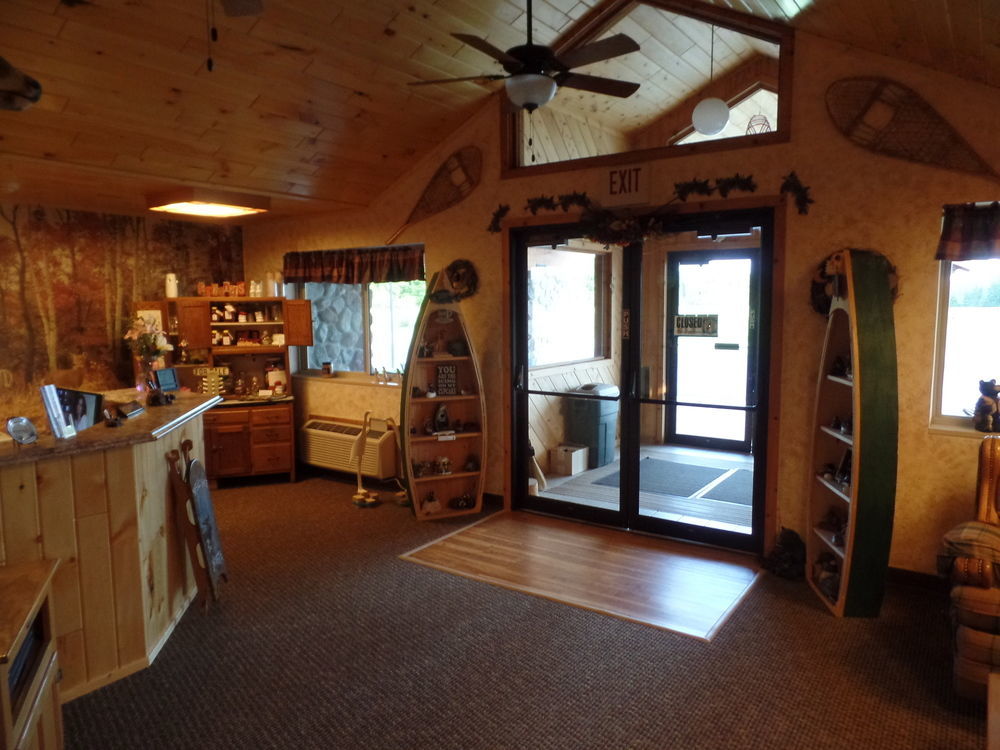 Chicaugon Lake Inn Gaastra Extérieur photo