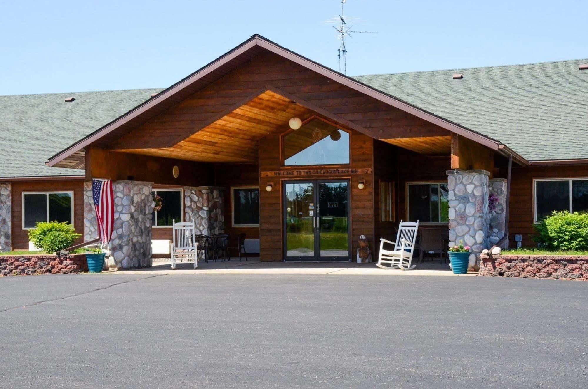 Chicaugon Lake Inn Gaastra Extérieur photo