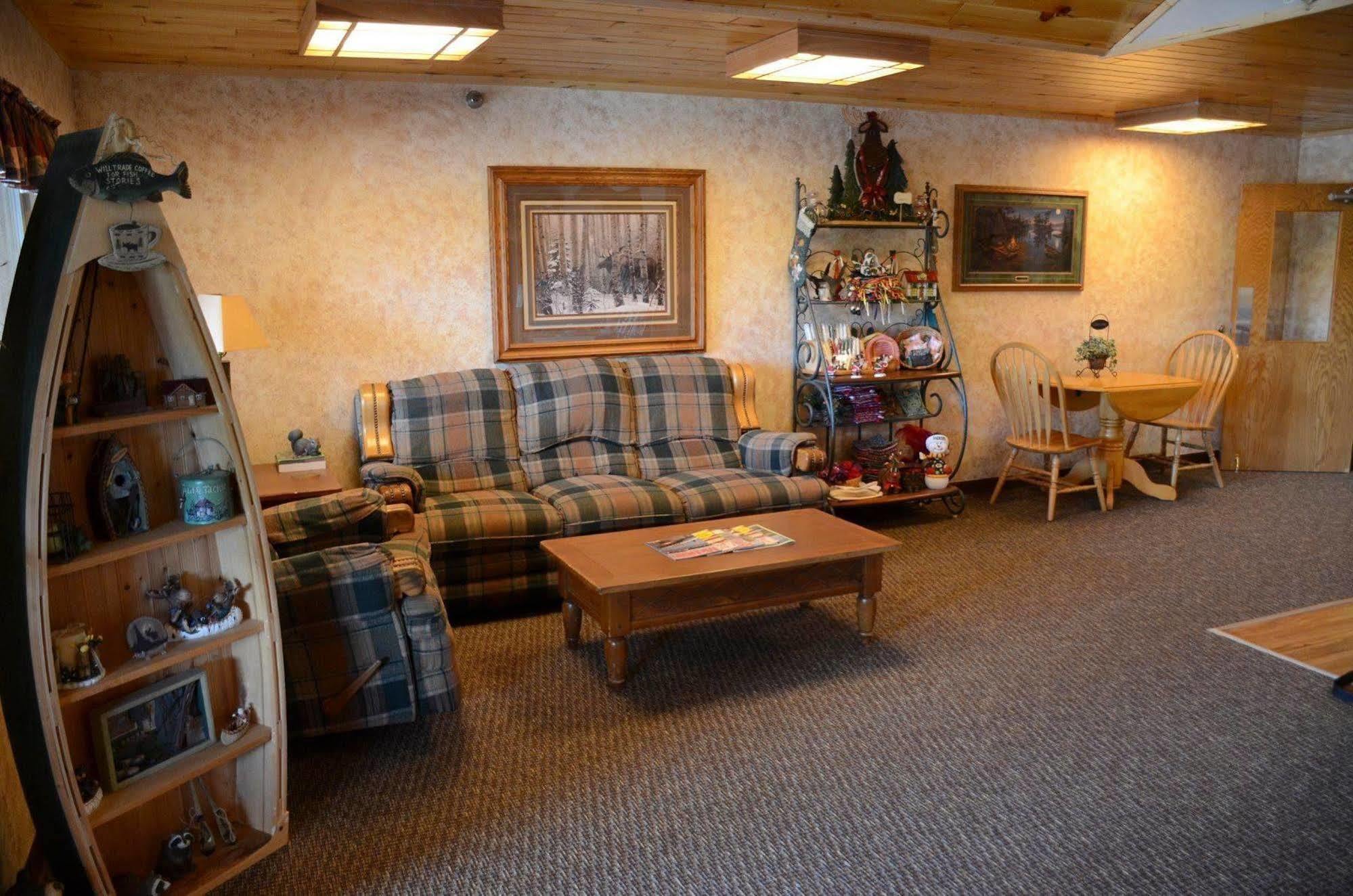 Chicaugon Lake Inn Gaastra Extérieur photo