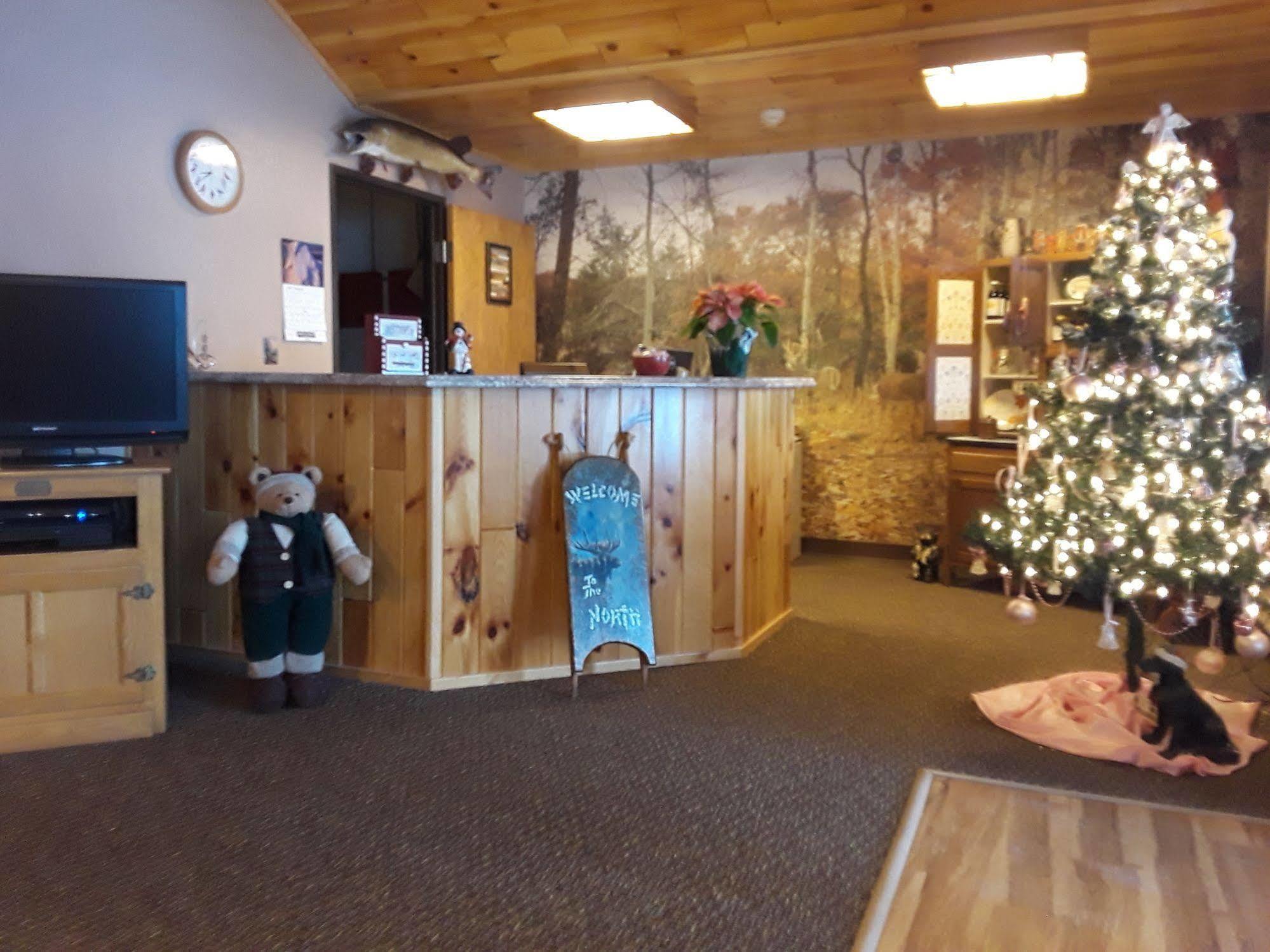 Chicaugon Lake Inn Gaastra Extérieur photo