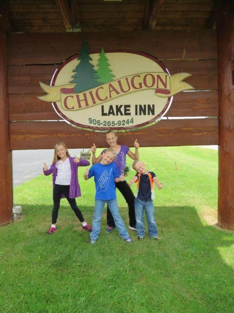 Chicaugon Lake Inn Gaastra Extérieur photo